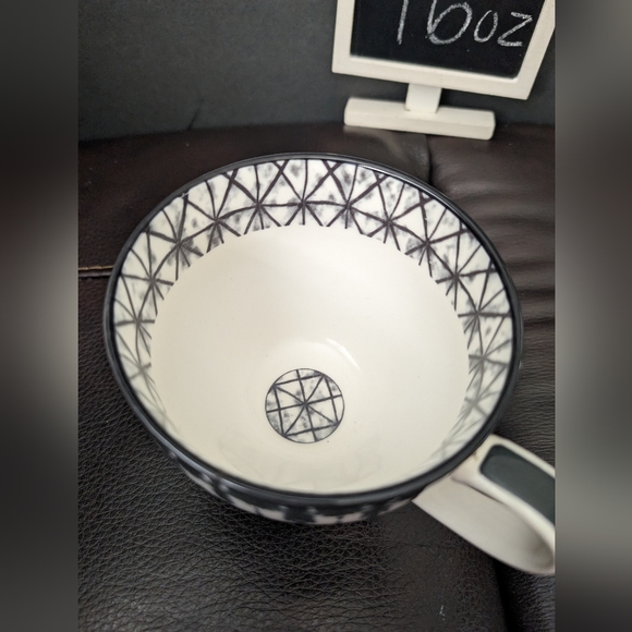 Signature Housewares Inc. delicate black on‎ white stoneware coffee/tea cup - Picture 4 of 5